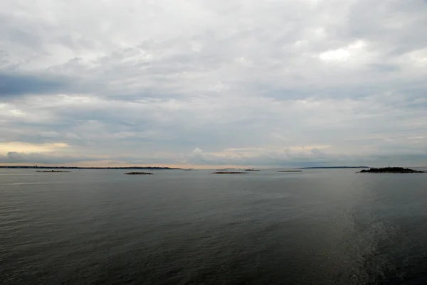 从芬兰和爱沙尼亚之间的船上看风景 — 图库照片