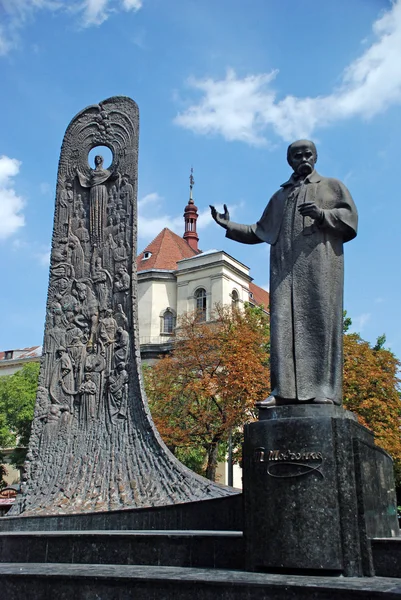 Shevchenko statue i Lviv - Stock-foto