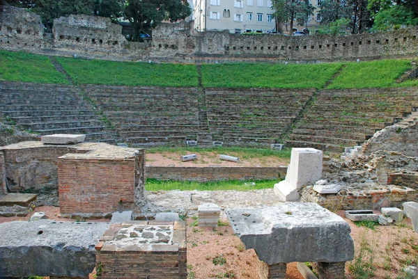 Старый амфитеатр в Триесте — стоковое фото