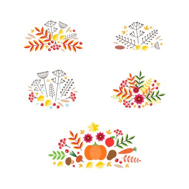 Sonbahar vignette seti. Sonbahar yapraklarının, otların, böğürtlenlerin ve sebzelerin sonbahar tasarım unsurları beyaz arka planda izole edilmiştir. Sonbahar davetiyeleri ve tebrik kartları için kullanılabilir.