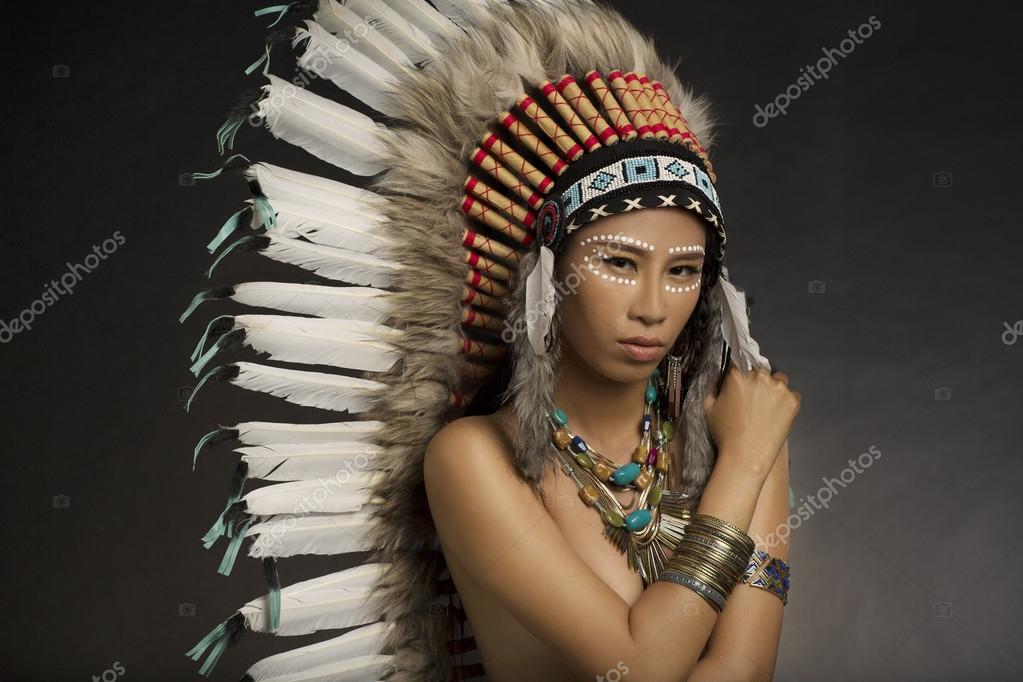 chica de indios americanos nativos — fotos de stock © sbures #63266713