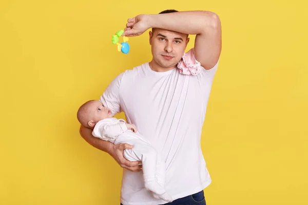 Young Father Dad Frustrated Crying Baby Caucasian Male Wearing White — Stock Photo, Image