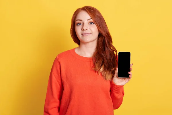 Closeup Portrait Red Haired Female Holding Smart Phone Black Screen — Stok Foto