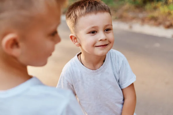 Portrait Two Boys Siblings Brothers Best Friends Wearing White Casual — Stock Photo, Image