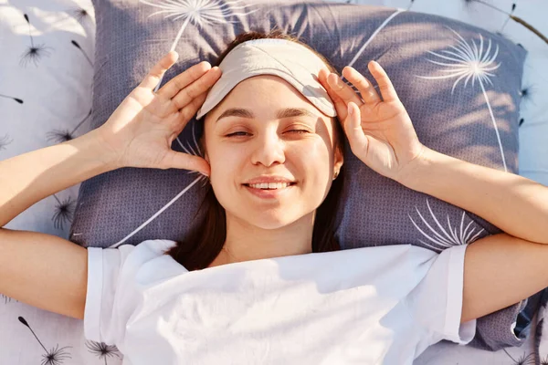 Good Looking Girl Sleeping Mask Forehead Wearing White Casual Style — Stock Photo, Image