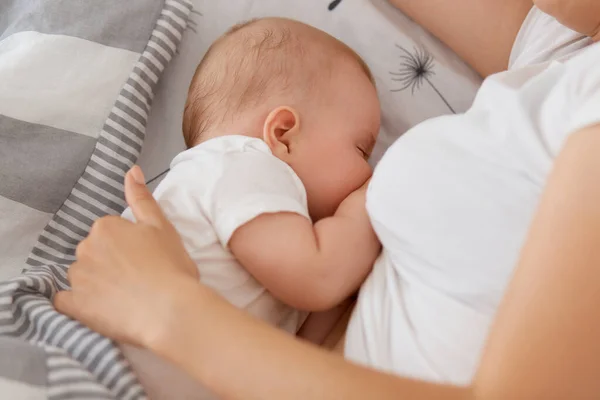 Indoor Shot Faceless Mother Feed Breast Her Baby Bed Woman — Stok Foto