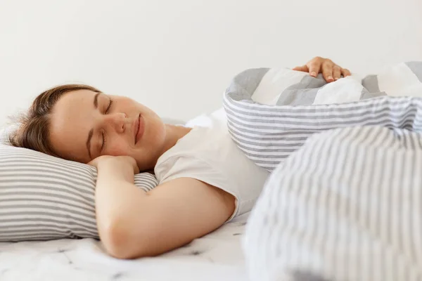 Sleeping Woman Wearing White Casual Shirt Lying Blanket Keeping Eyes — Stock Photo, Image