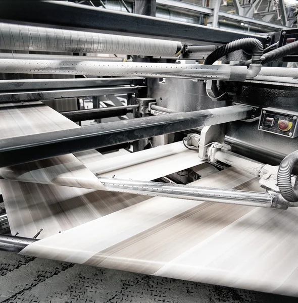 Velocidade da prensa de impressão offset no trabalho — Fotografia de Stock