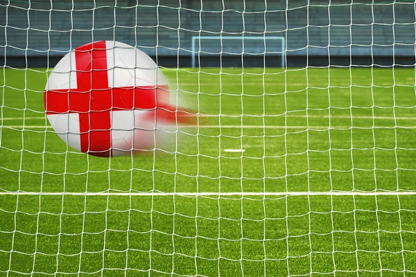 Voetbal met de vlag van Engeland in het net — Stockfoto