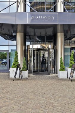 Hotel Pullman Brüksel'de ana giriş kapısı