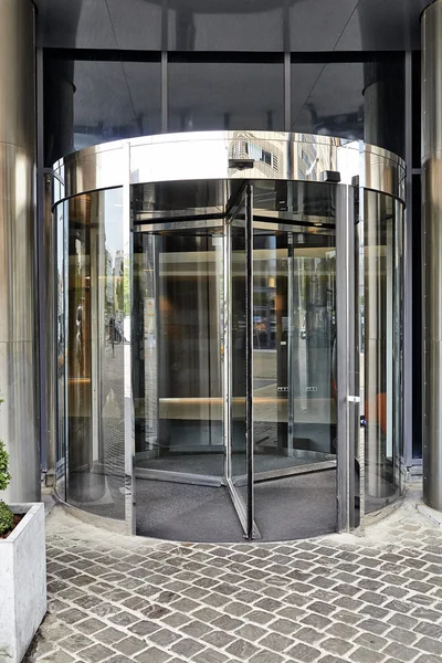 La puerta de entrada principal del Hotel Pullman en Bruselas — Foto de Stock