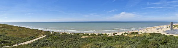 Літня панорама пляжу — стокове фото