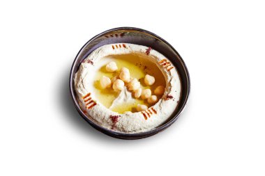 Siyah kase ve ev yapımı apetizer beyaza izole edilmiş kırpma yolu ile