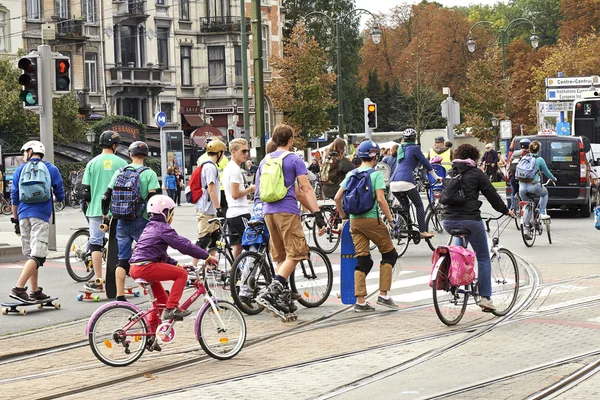 Car Free Streets on Tervueren Ave as part of Brussels City's - 2 — Stock Photo, Image