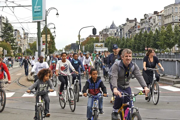 Car Free Streets em Tervueren Ave como parte da cidade de Bruxelas - 2 — Fotografia de Stock