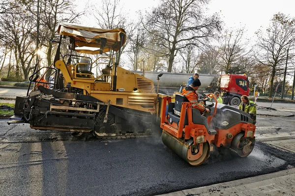 Строительство и обновление дорог — стоковое фото