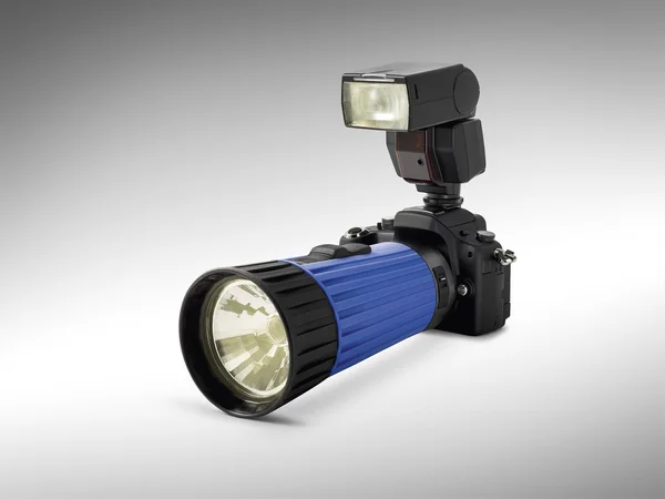 Cuerpo de la cámara disfrazado de antorcha de luz de flash — Foto de Stock