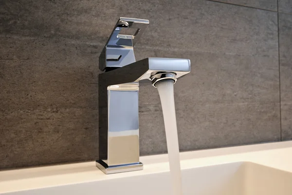 Very high end faucet, sink, and counter — Stockfoto