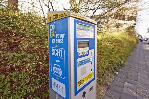 Bryssel drivs solar parkeringsautomat — Stockfoto