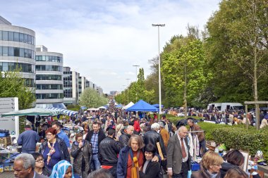 Bit pazarı her ilk günü Mayıs ayında Brüksel