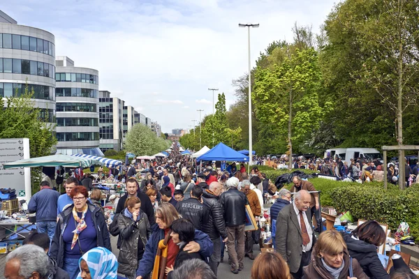 Loppmarknad varje första dagen i maj i Bryssel — Stockfoto