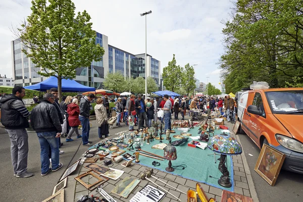 Loppmarknad varje första dagen i maj i Bryssel — Stockfoto