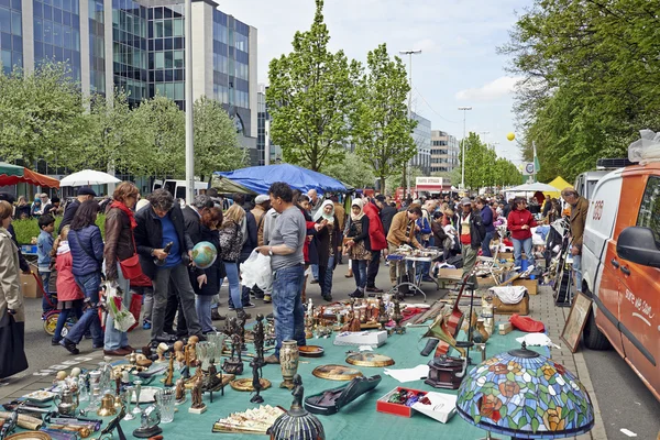 Loppmarknad varje första dagen i maj i Bryssel — Stockfoto