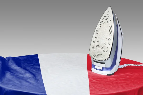 Preparing to smooth out the wrinkles of Flag-France