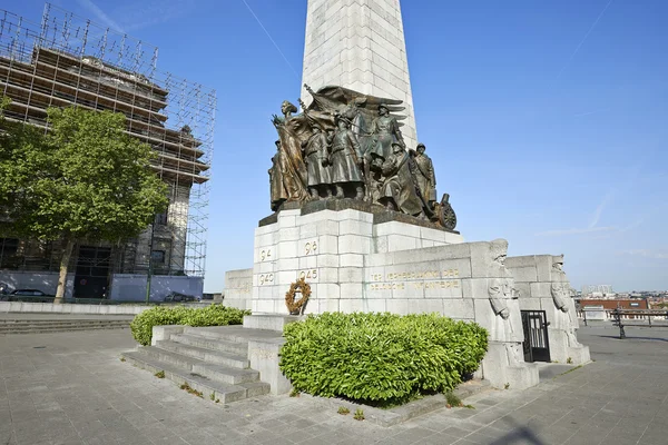 War memorial on Poelaert Square in Brussels - capital city of Be — Stock Photo, Image
