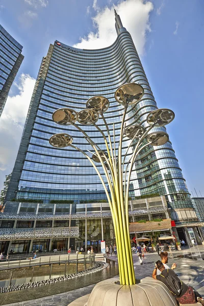 Piazza Aulenti and the Unicredit Tower — Stockfoto