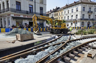 Bazı işçilerin onarım ve bazı demiryolu tramvay yerine