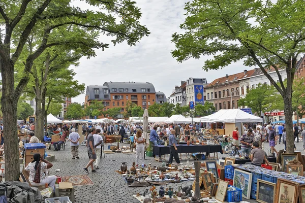 Flea market at Place du Jeu de Balle, Brussels — Stock Photo, Image