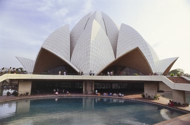 Lotus Tapınağı'nda ziyaretçi