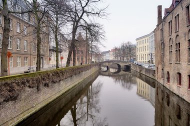 Eski Flaman evleri ve kanal