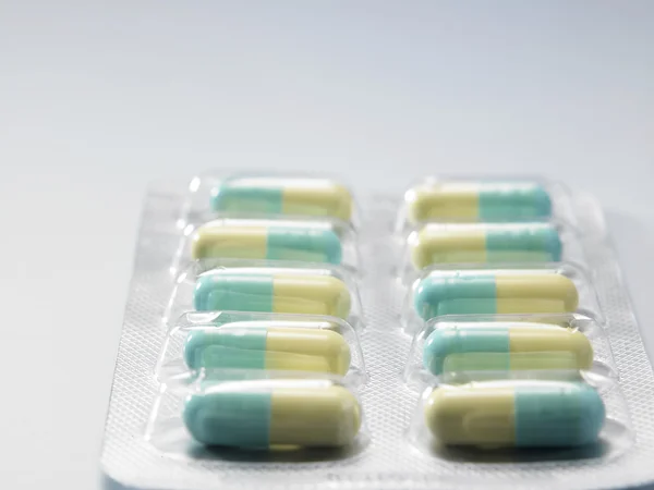 Pacchetto pillole mediche — Foto Stock