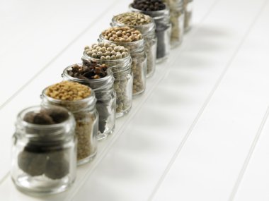 Çeşitli kuru baharat