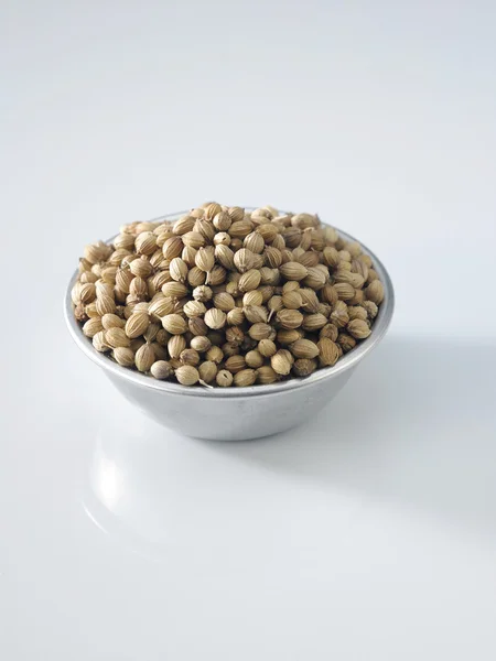 Whole coriander seeds — Stock Photo, Image