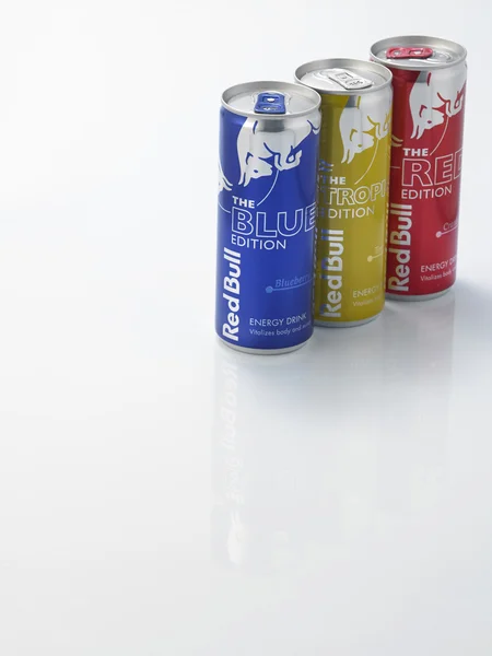 Bebidas energéticas de touro vermelho — Fotografia de Stock