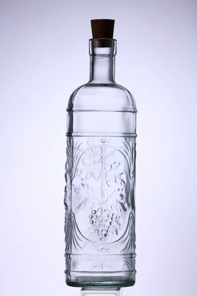 Порожній скляна пляшка — стокове фото