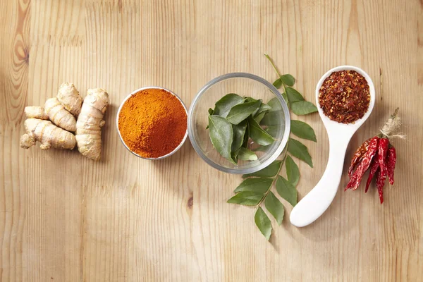 Curry ingrediënt op tafel — Stockfoto