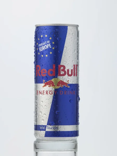 Red bull enerji içeceği — Stok fotoğraf