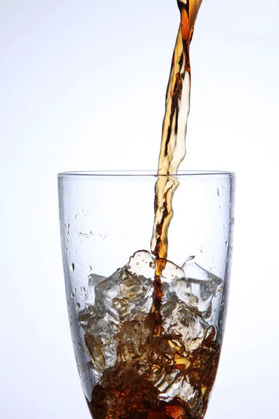 Szakadó cola italra — Stock Fotó