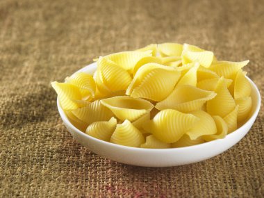 makarna çadır bezi üzerine