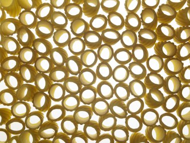 arkadan aydınlatmalı pişmemiş makarna