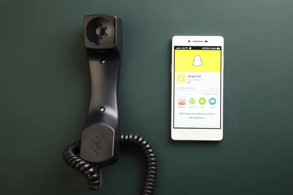 Snapchat στην οθόνη του τηλεφώνου — Φωτογραφία Αρχείου