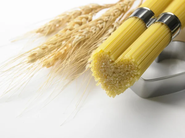 Mazzo di spaghetti secchi — Foto Stock