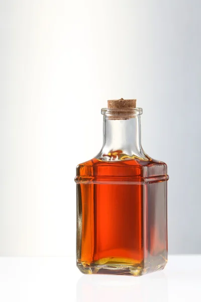 Растительное масло в бутылке — стоковое фото
