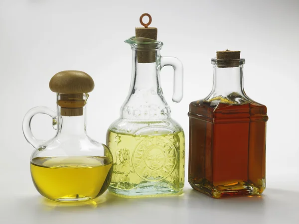 Асортимент олії в пляшках — стокове фото