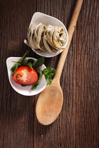 Pasta secca in tavola — Foto Stock