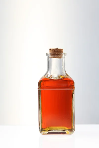 Растительное масло в бутылке — стоковое фото